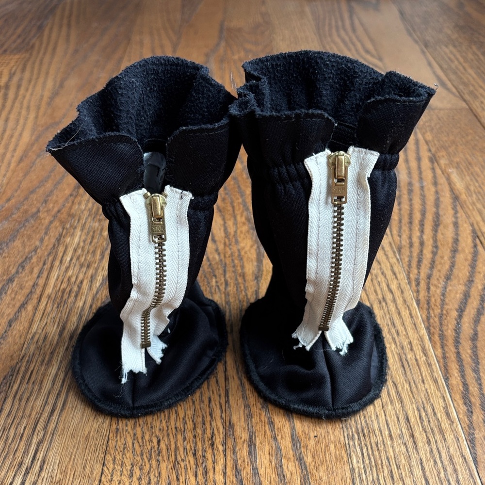 Black baby Booties with zipper